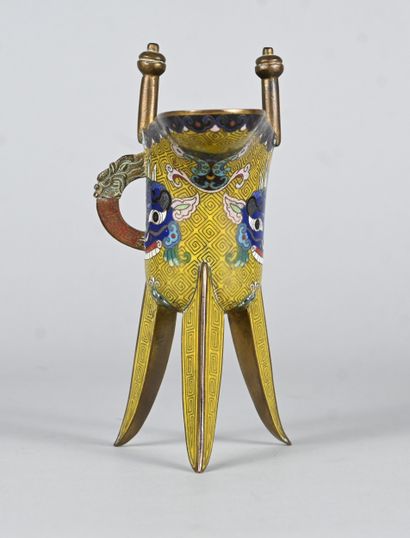 Jue-type ritual bowl in cloisonné bronze,...