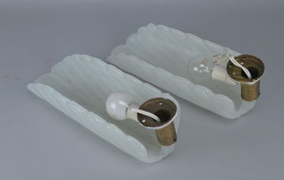 Pair of white Murano glass wall sconces

Pair...