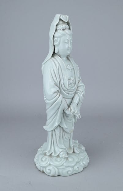 Guanyin in Blanc de Chine porcelain, 18th...