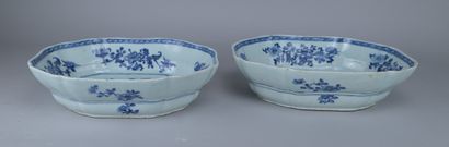 Pair of Qianlong blue-and-white porcelain...