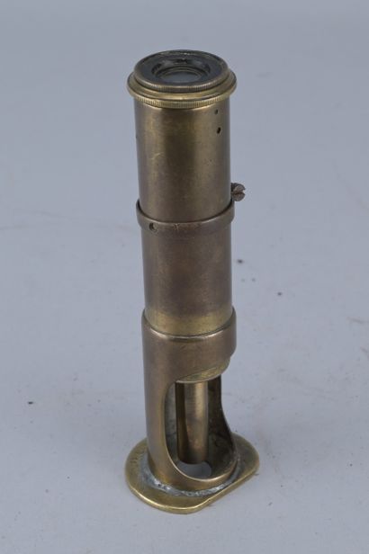Brass measuring microscope, 19th century

A...