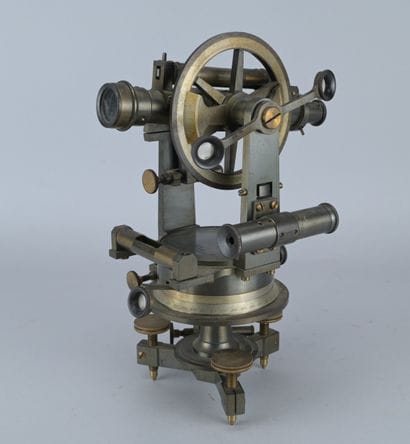 Société des Lunetiers Theodolite, late 19th...