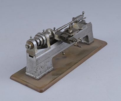 Functional miniature lathe, ca. 1900

A rare...