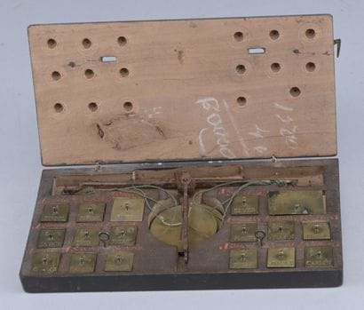 Complete 18th-Century Money Trebuchet

An...