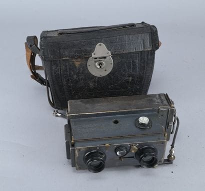Stereoscopic Verascope with Leather Case

Antique...