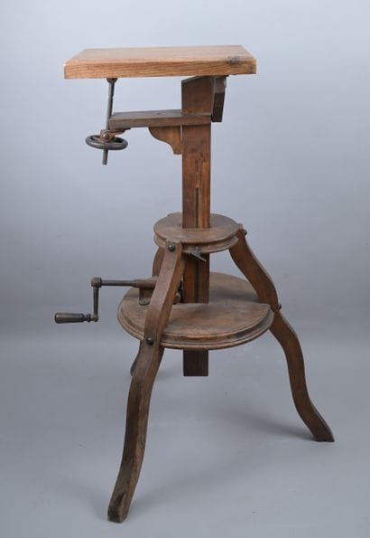 Adjustable photographer’s or sculptor’s stand,...