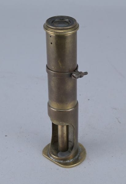 Brass measuring microscope, 19th century

A...
