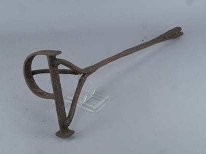 Wrought-iron branding iron – letter “P” –...