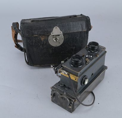 Stereoscopic Verascope with Leather Case

Antique...