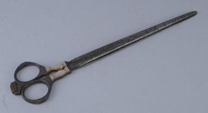 Graduated steel tailor’s scissors, circa...