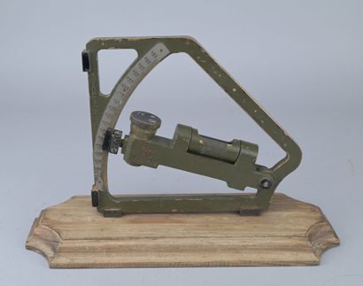 M1 Artillery Aiming Quadrant

Military aiming...