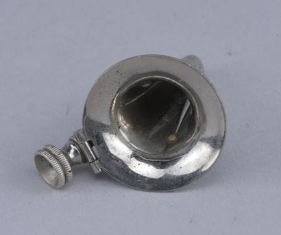 Small bivalve medical speculum, circa 1900

Small...