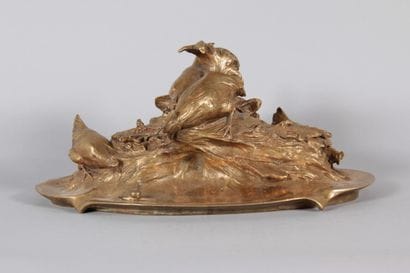 Bronze inkwell signed E. Sanglem

Gilded...