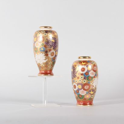 JAPAN – Pair of small Satsuma vases with...