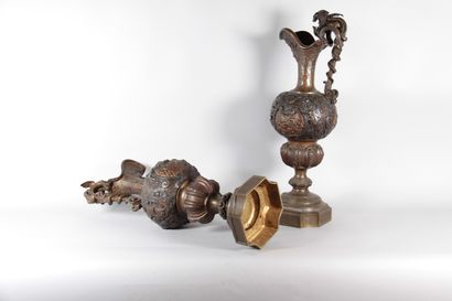 Pair of large bronze ewers with patina –...