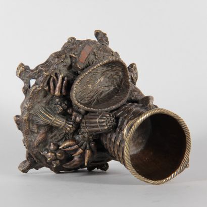 Rare bronze pyrogene decorated with hunting...