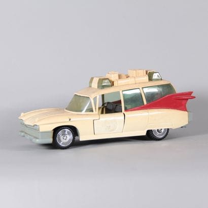 Kenner – The Real Ghostbusters – Ecto-1 Plastic...