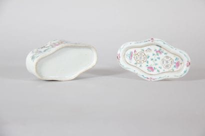 CHINA – Small “Famille Rose” porcelain cricket...