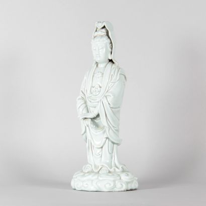 Guanyin in Blanc de Chine porcelain, 18th...