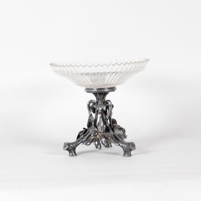 Art Nouveau centerpiece bowl in silver-plated...