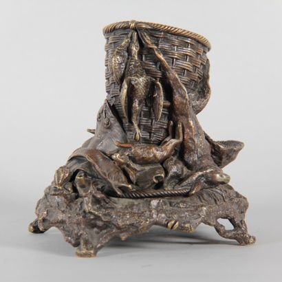 Rare bronze pyrogene decorated with hunting...