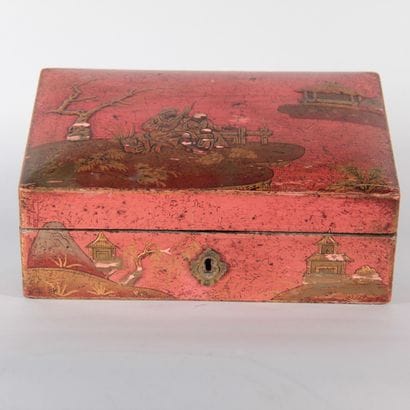 Lacquered wooden spa box with chinoiserie...