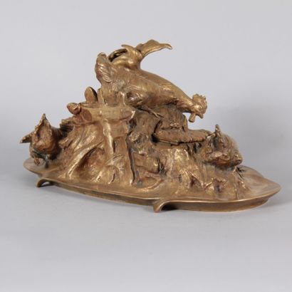 Bronze inkwell signed E. Sanglem

Gilded...
