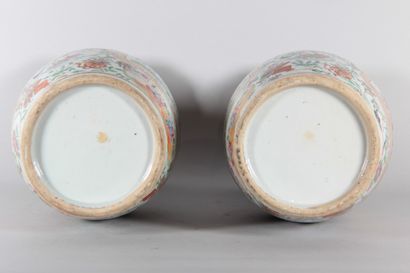 Pair of Canton porcelain vases with Famille...