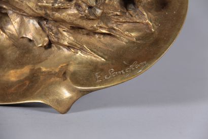 Bronze inkwell signed E. Sanglem

Gilded...