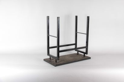 Modernist Side Table – 20th Century

Side...