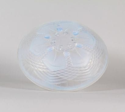 Molded opalescent glass bowl – French glassware,...