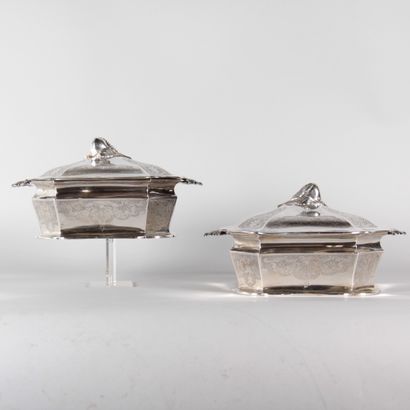 Pair of lidded vegetable bowls in solid silver...