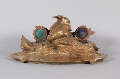 Bronze inkwell signed E. Sanglem

Gilded...
