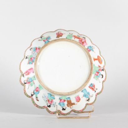 China – Polylobed Canton porcelain bowl,...