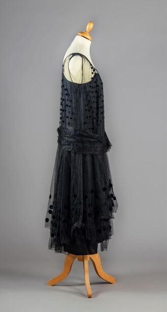 Robe de cocktail vers 1950, robe sans manches,...