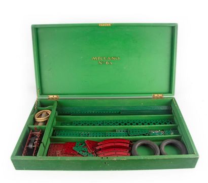 MECCANO rare coffret N°6A à étage en bois...