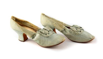 Trois paires de souliers de dame, vers 1900,...