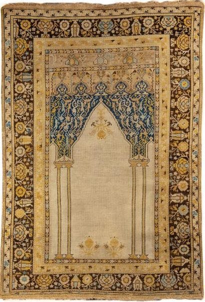 Tapis Turc Panderma de prière début XIXème.
Mihrab...
