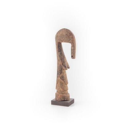 MOSSI, BURKINA FASO.
Bois sculpté et scarifié.
Poupée...