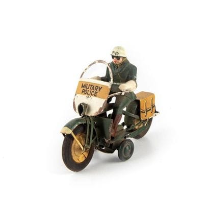 Polichinelle, jouet moto M.P. (Military Police)...