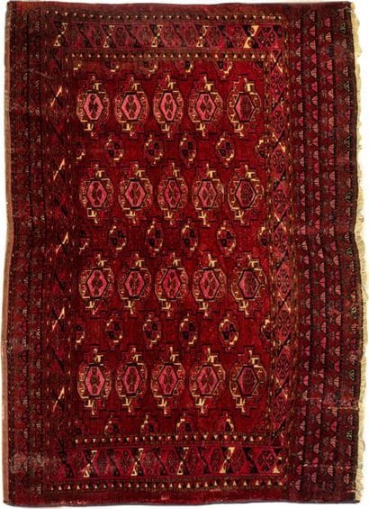 Tapis Turkménistan occidental début XXème
Décor...