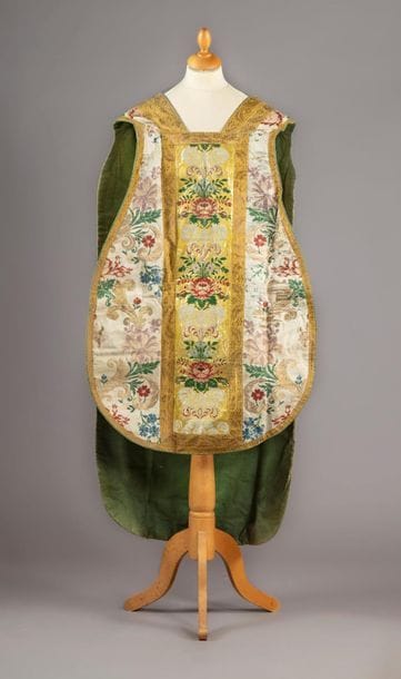 Chasuble, étole, manipule et voile de calice,...