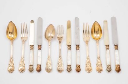 Ensemble de couverts chiffré 