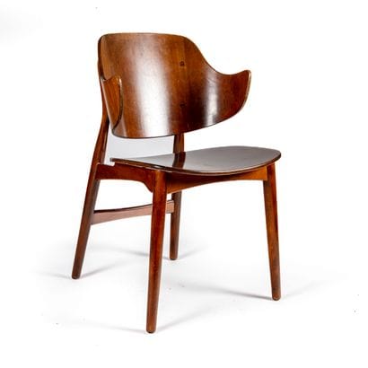 Fauteuil en bois naturel vernis à dossier...
