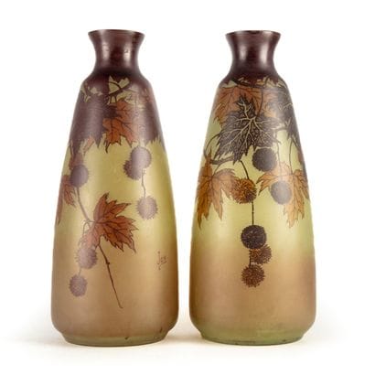 JEM

Paire de grands vases en verre à décor...