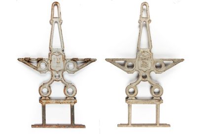 Legs of benches in cast iron lacquered gray...