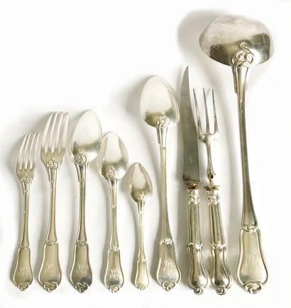 Partie de ménagère en argent à bordure moulurée...