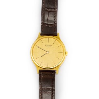LONGINES
Montre d'homme en or jaune (18K)
Poids...