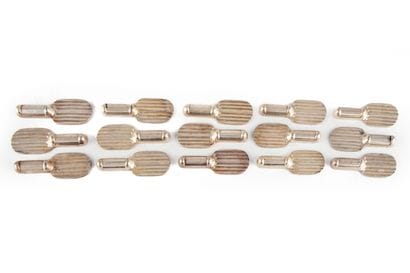 CHRISTOFLE
Suite de 15 porte-couteaux 