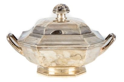 RAVINET D'ENFERT
Légumier couvert en argent...